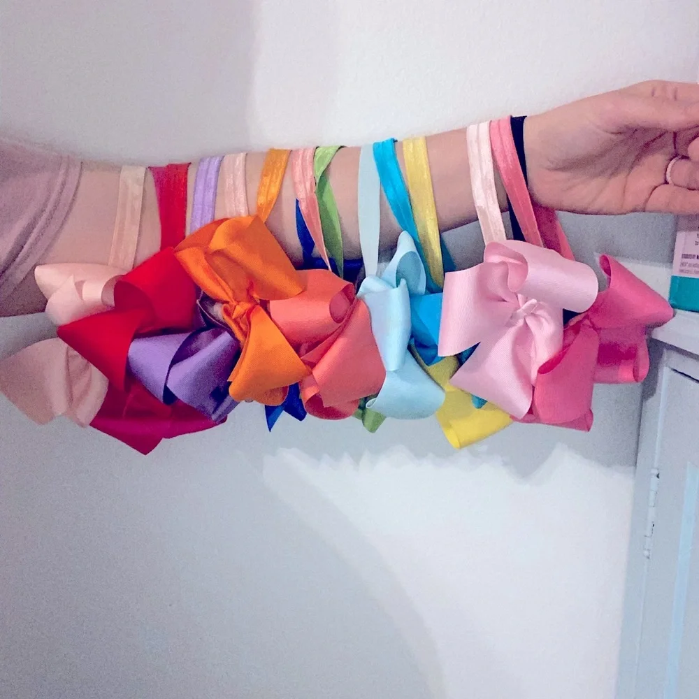 Hair Bows - Picture 1 of 2